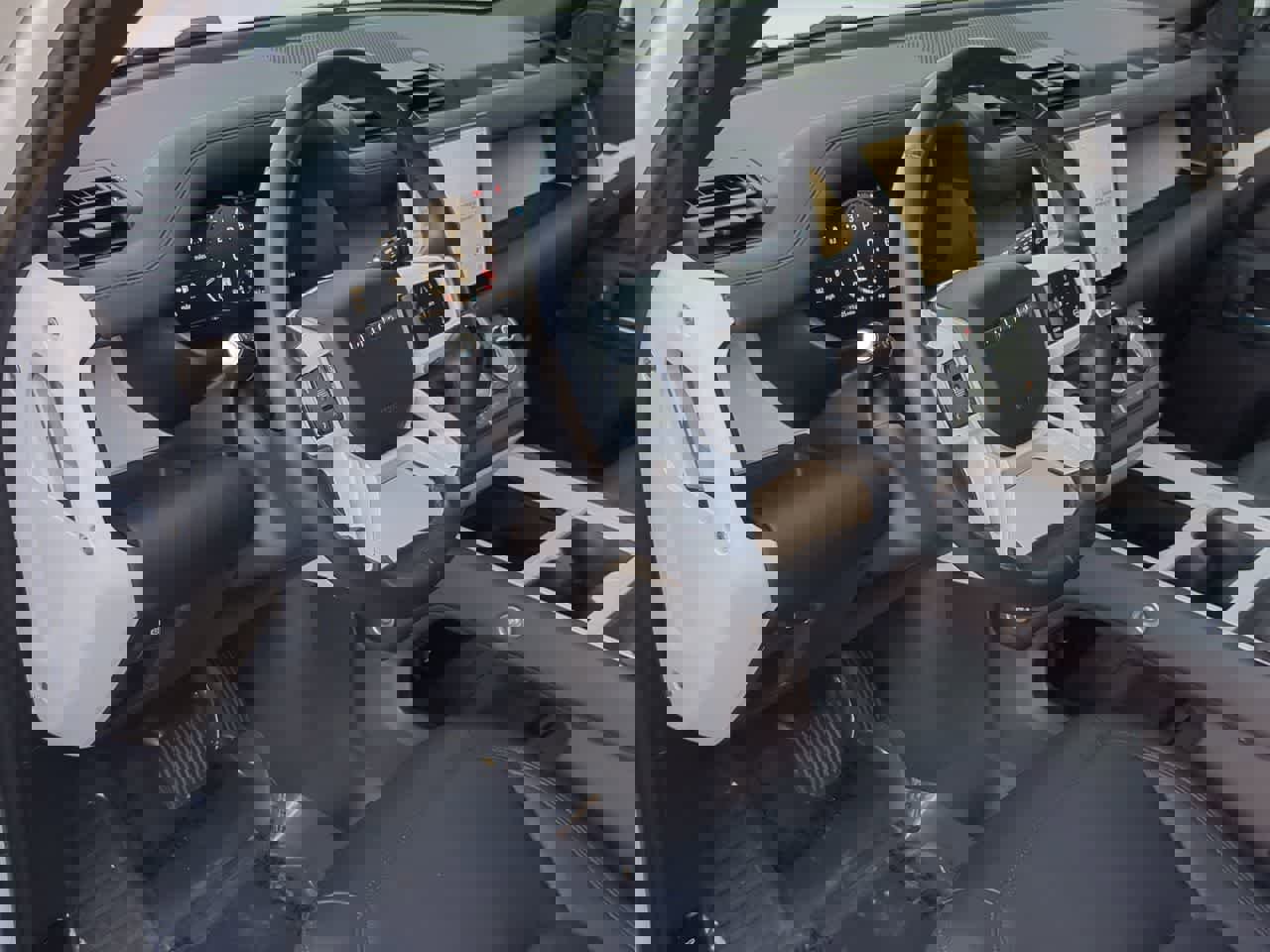 Used 2025 Land Rover Defender 110 S AWD/4WD image 10