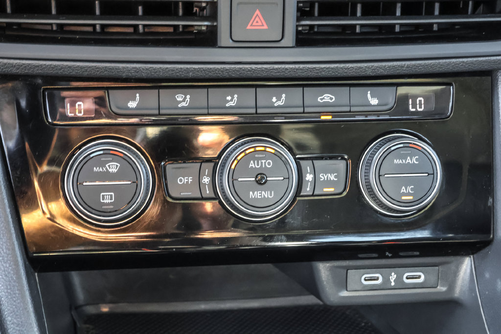Certified 2024 Volkswagen Jetta SE FWD image 24