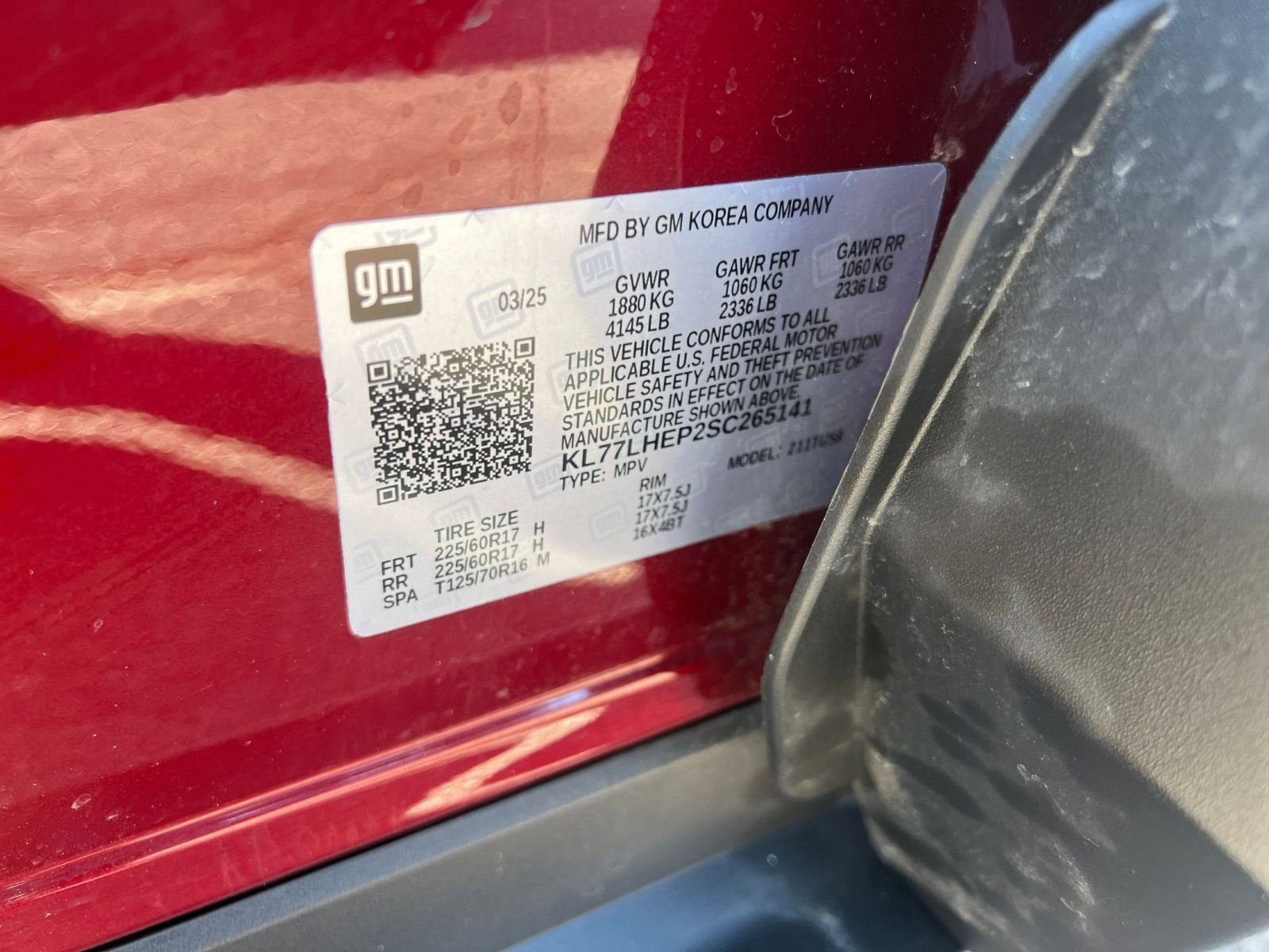 Used 2025 Chevrolet Trax LT FWD image 29