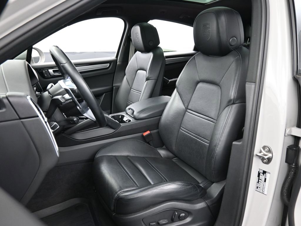 Certified 2023 Porsche Cayenne Platinum Edition AWD/4WD image 5
