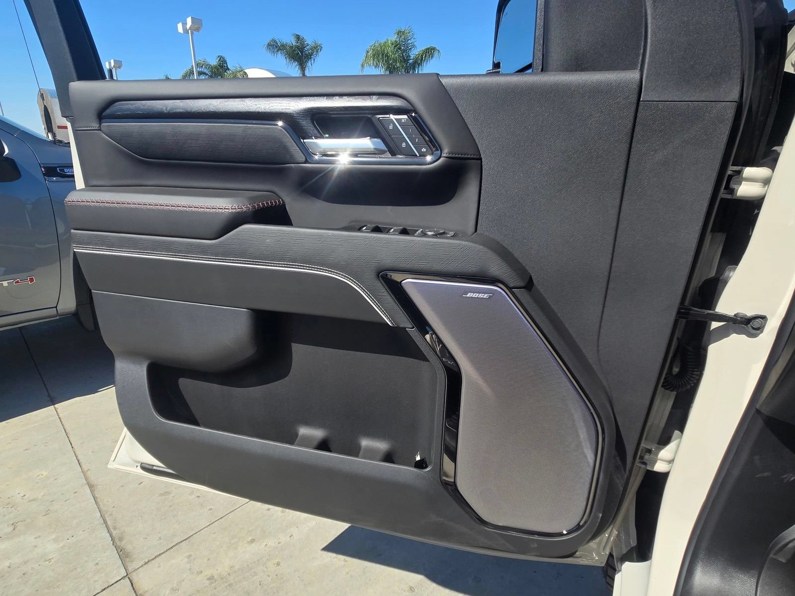 New 2026 GMC Sierra 2500 AT4X w/ LPO, Black Badging Package AWD/4WD image 15