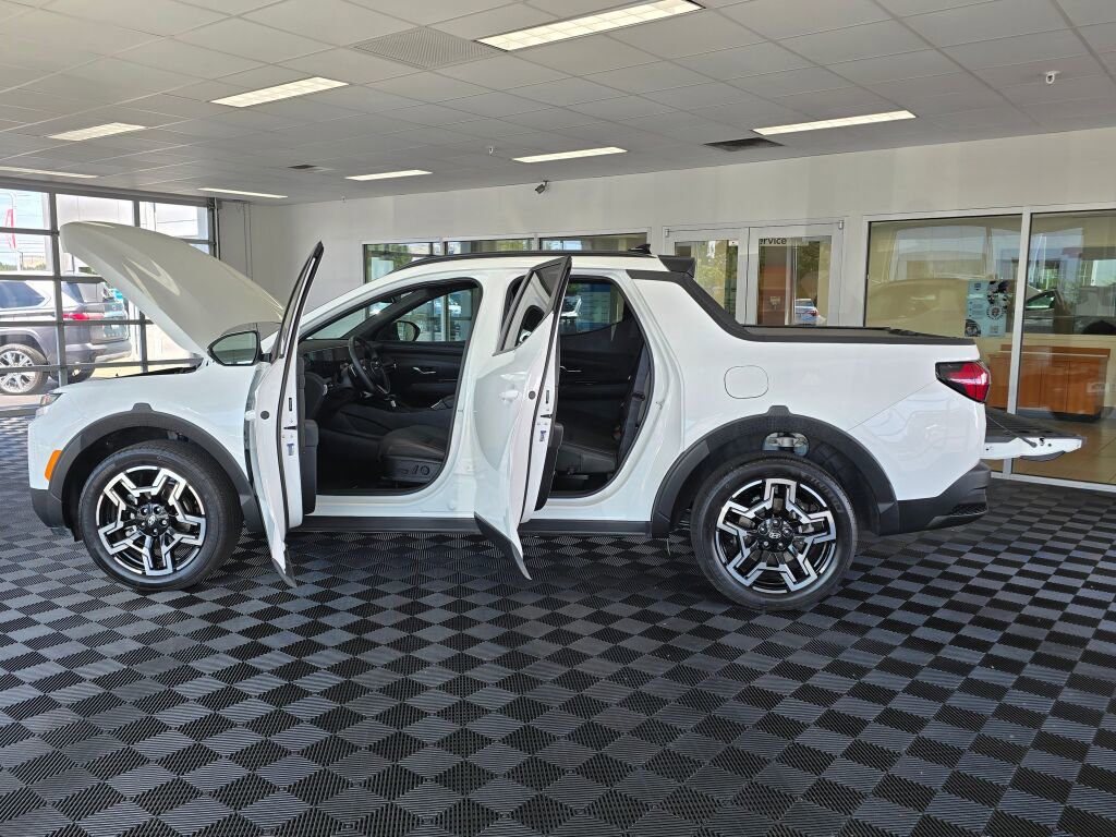 Used 2025 Hyundai Santa Cruz Limited image 17