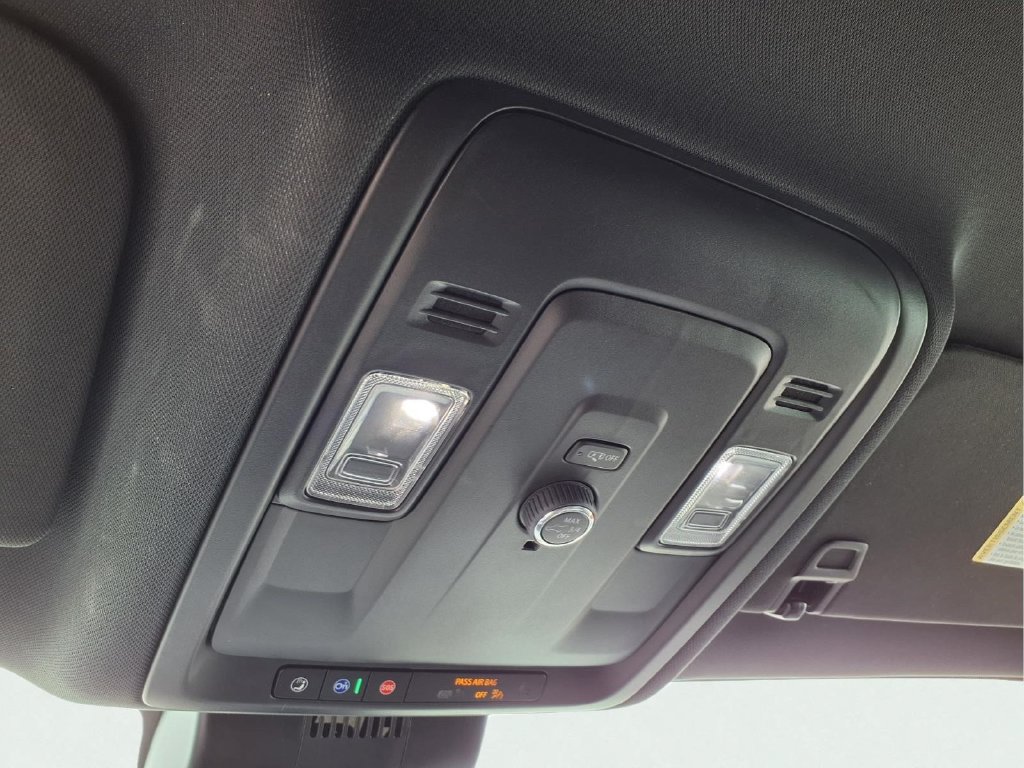 Used 2025 Chevrolet Tahoe LT AWD/4WD image 14
