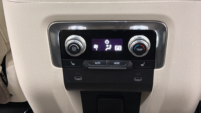 Used 2022 GMC Yukon Denali AWD/4WD image 37