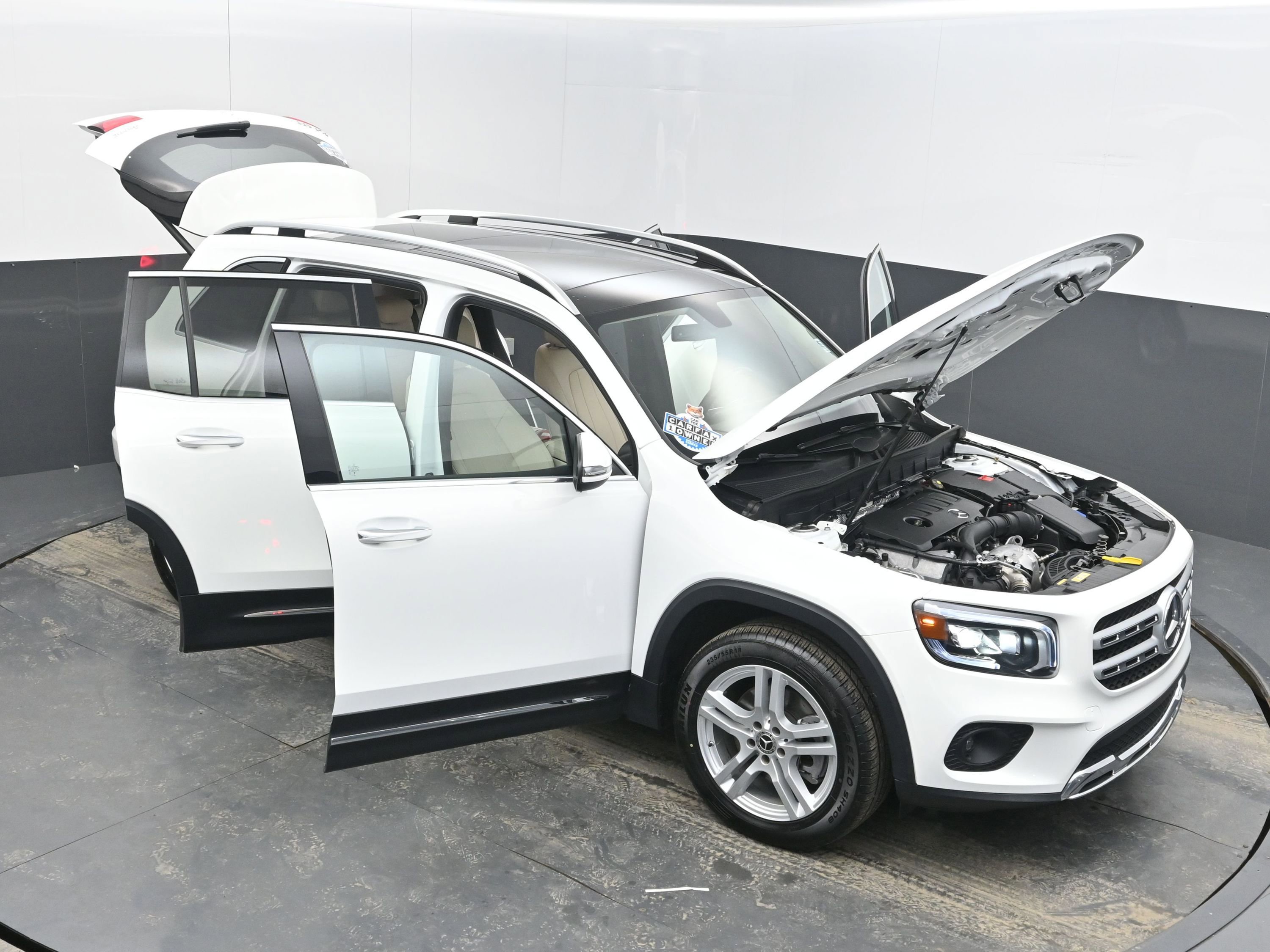 Used 2023 Mercedes-Benz GLB 250 4MATIC w/ Premium Package image 39