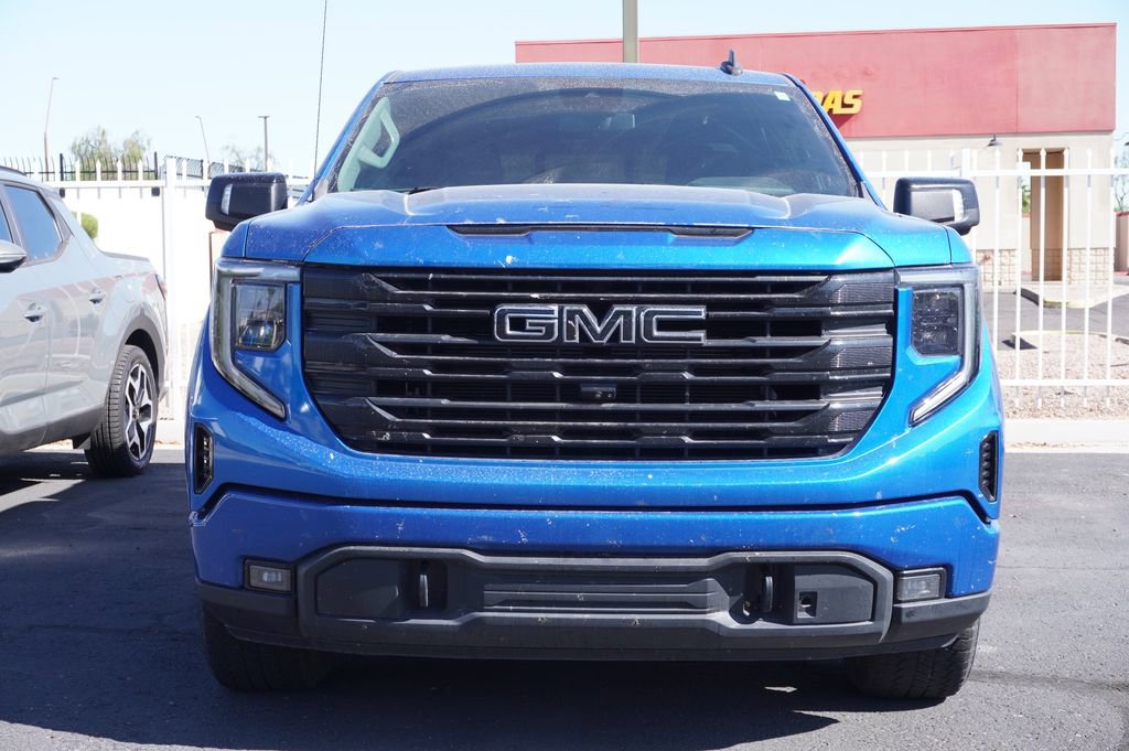 Used 2022 GMC Sierra 1500 Elevation w/ Elevation Premium Package AWD/4WD image 2