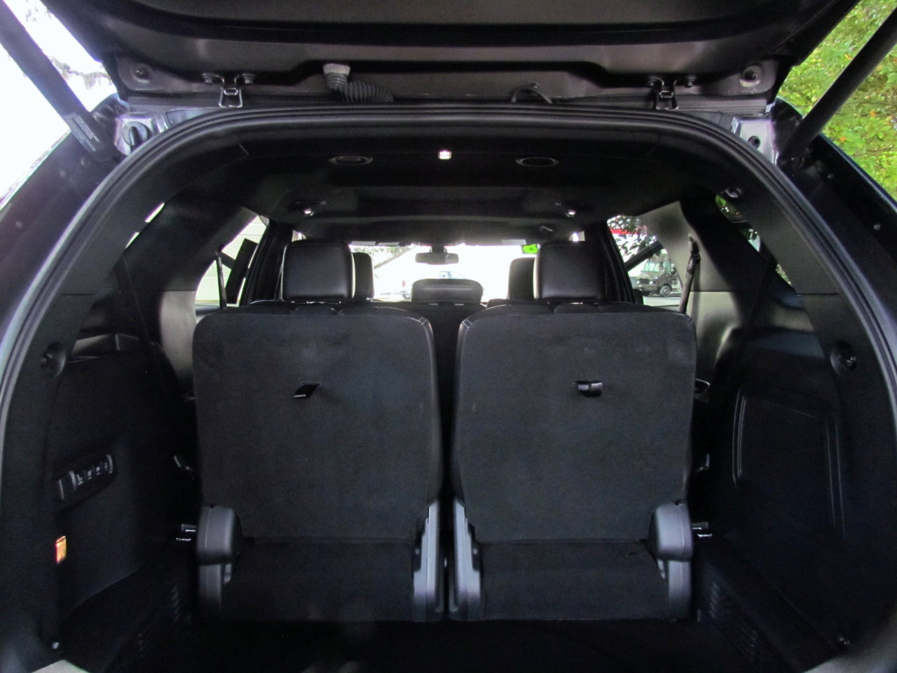 Used 2018 Ford Explorer Limited w/ Equipment Group 301A image 28