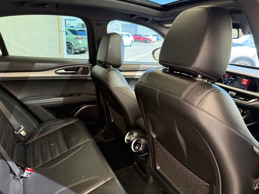 Used 2021 Alfa Romeo Stelvio Ti Sport AWD/4WD image 19