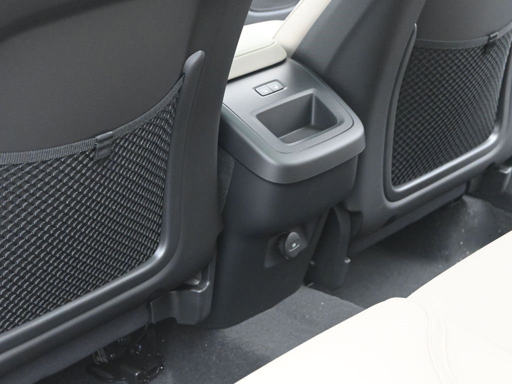 New 2026 Volvo XC60 B5 Plus w/ Protection Package Premier image 29