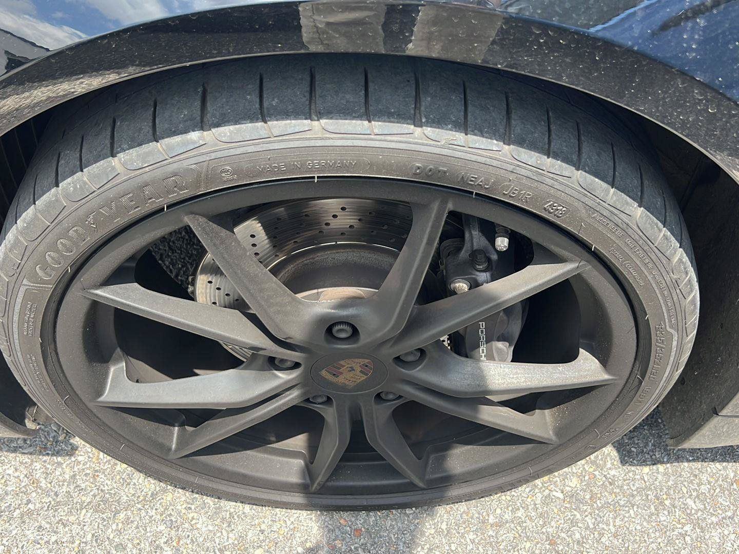 Used 2019 Porsche 718 Cayman RWD image 8