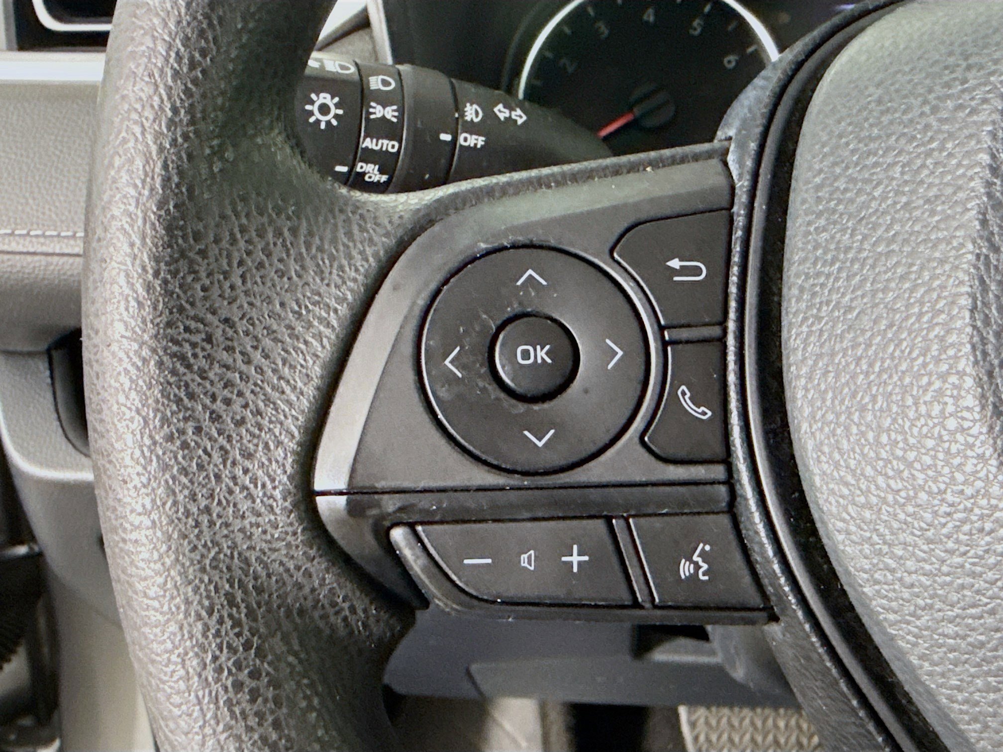 Used 2020 Toyota RAV4 XLE image 14