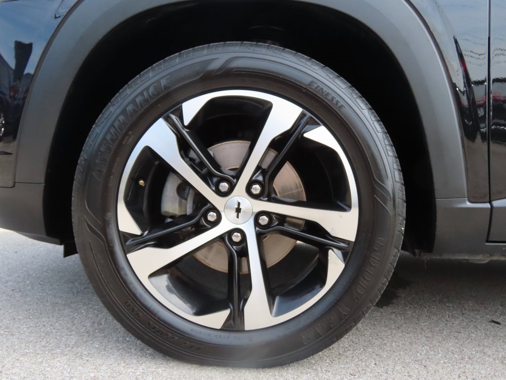 Used 2024 Chevrolet Trax RS w/ Sunroof Package image 19