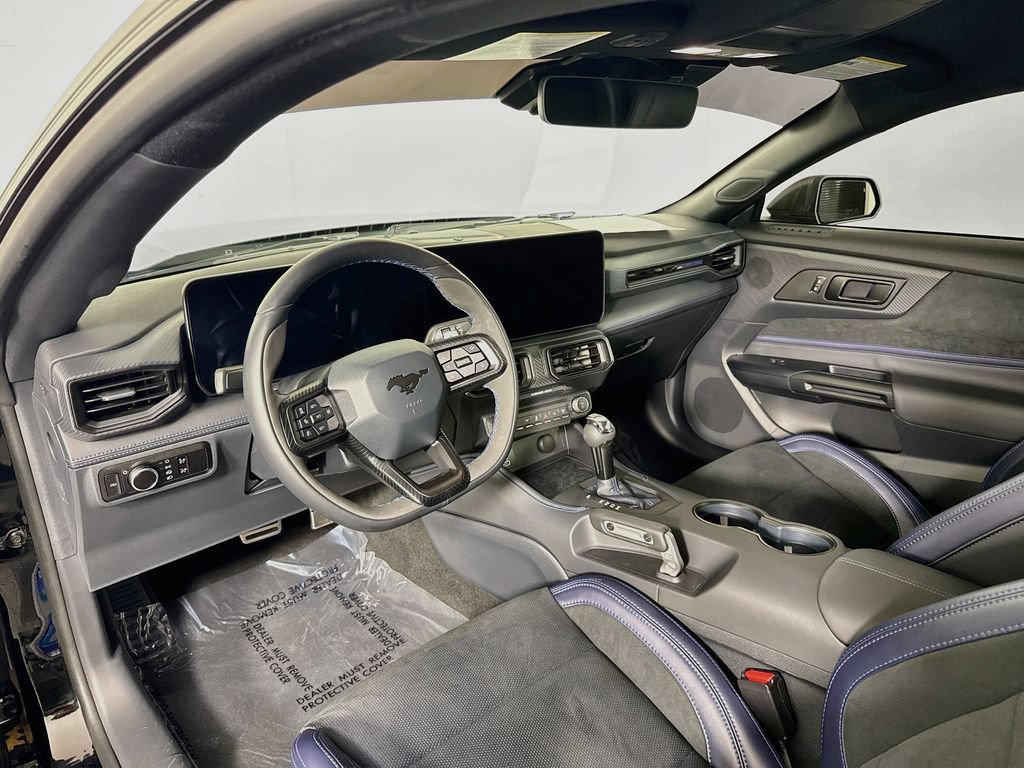 Used 2025 Ford Mustang Dark Horse RWD image 4