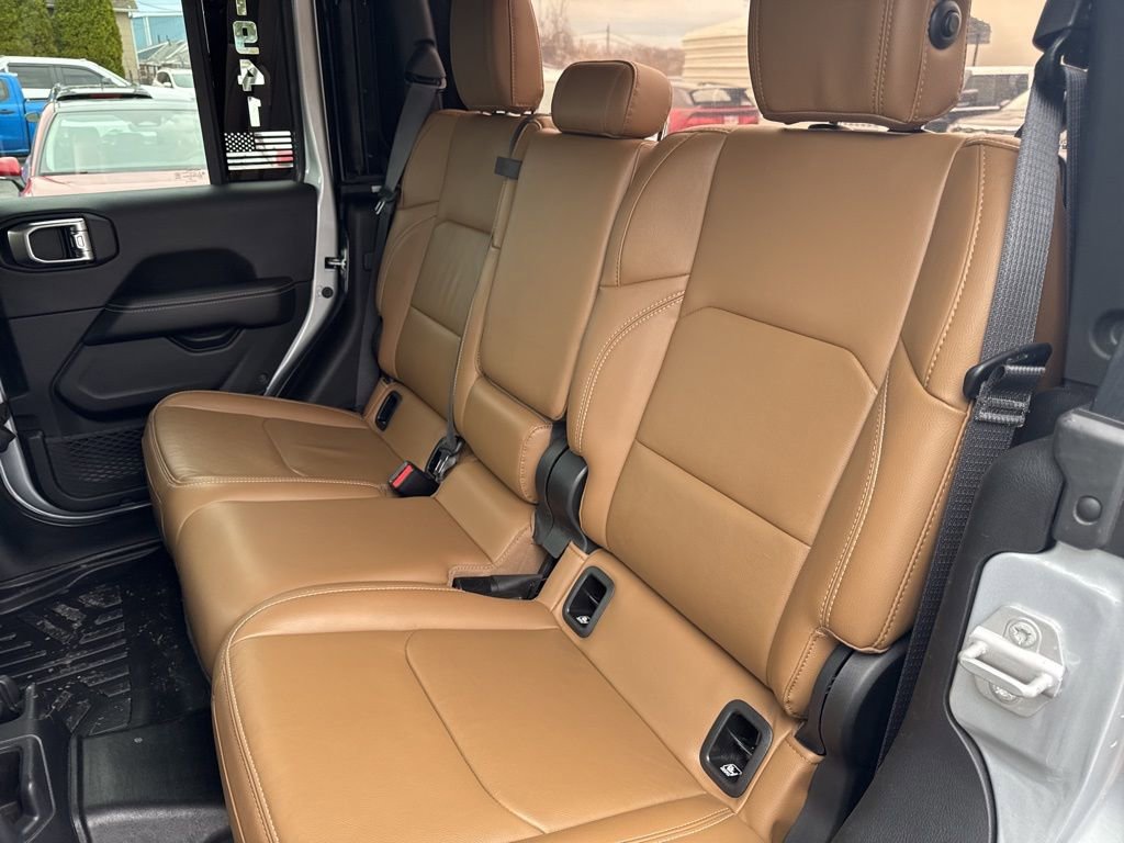 Used 2023 Jeep Gladiator Rubicon w/ Cold Weather Group image 36