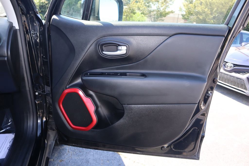 Used 2023 Jeep Renegade Trailhawk image 22