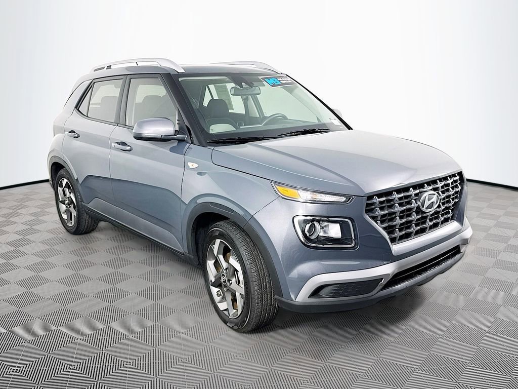Used 2024 Hyundai Venue SEL image 3