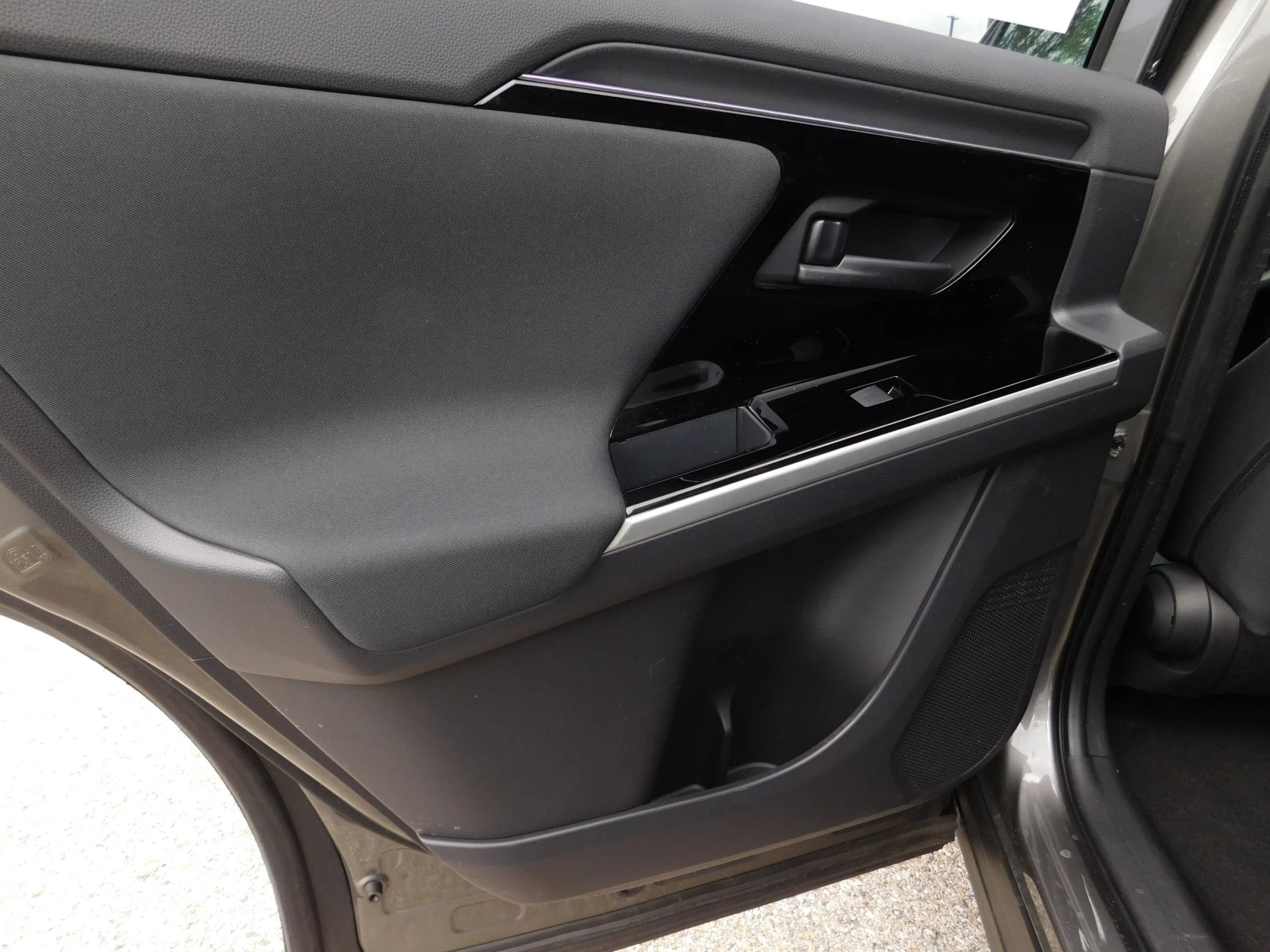 Used 2023 Subaru Solterra AWD image 12