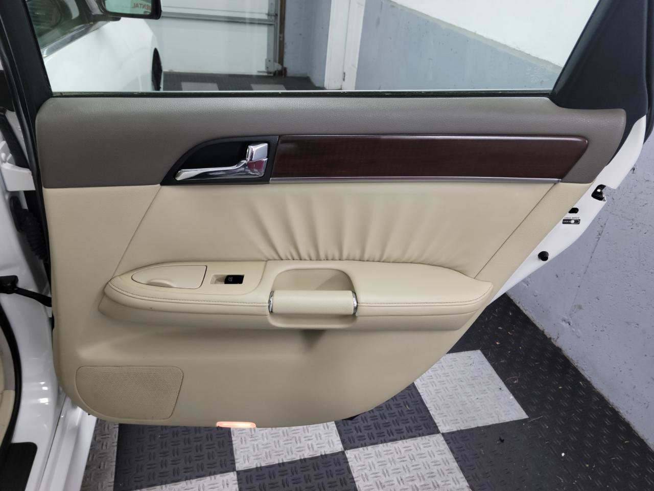 Used 2010 INFINITI M35 x w/ Technology Pkg AWD/4WD image 22