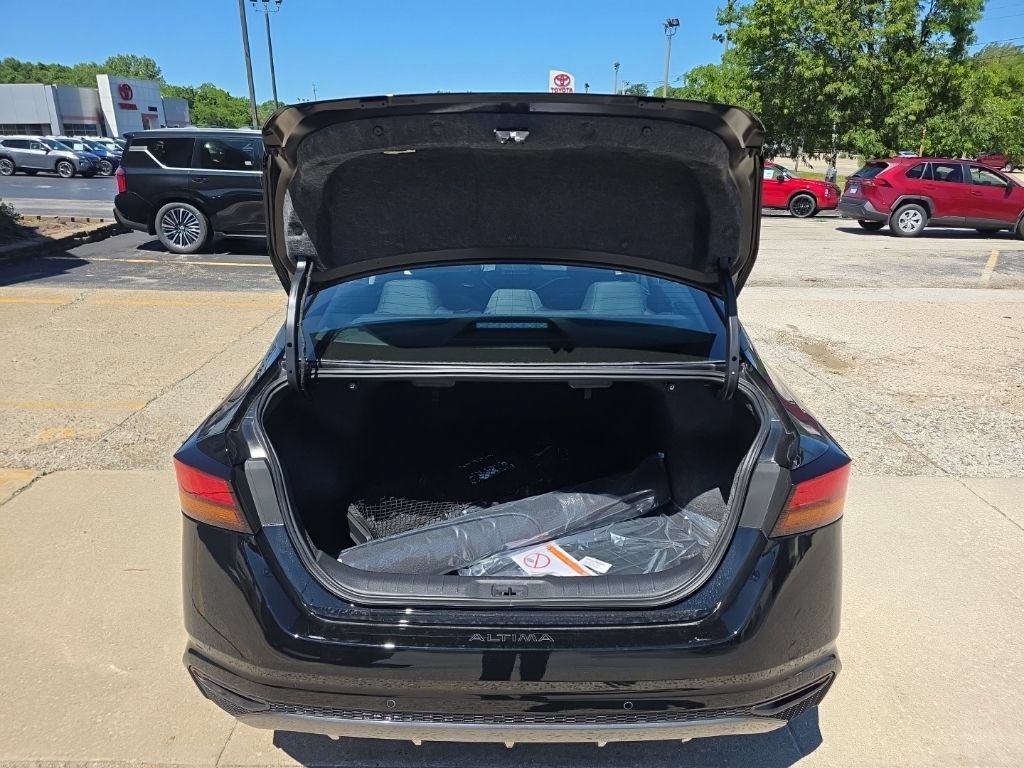 New 2026 Nissan Altima 2.5 SV FWD image 5