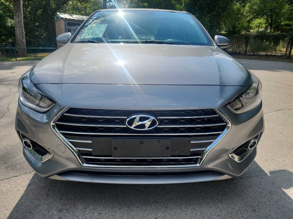 Used 2021 Hyundai Accent SEL FWD image 2
