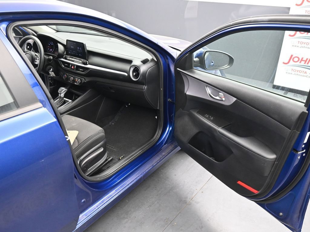 Used 2022 Kia Forte LXS image 19