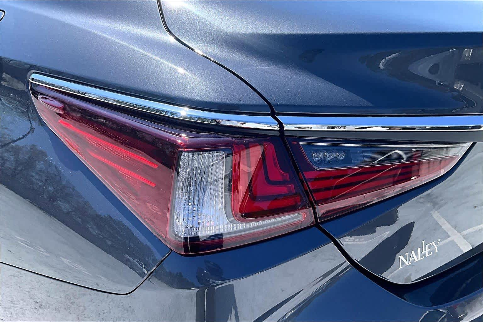 Used 2023 Lexus ES 350 w/ Premium Package image 28