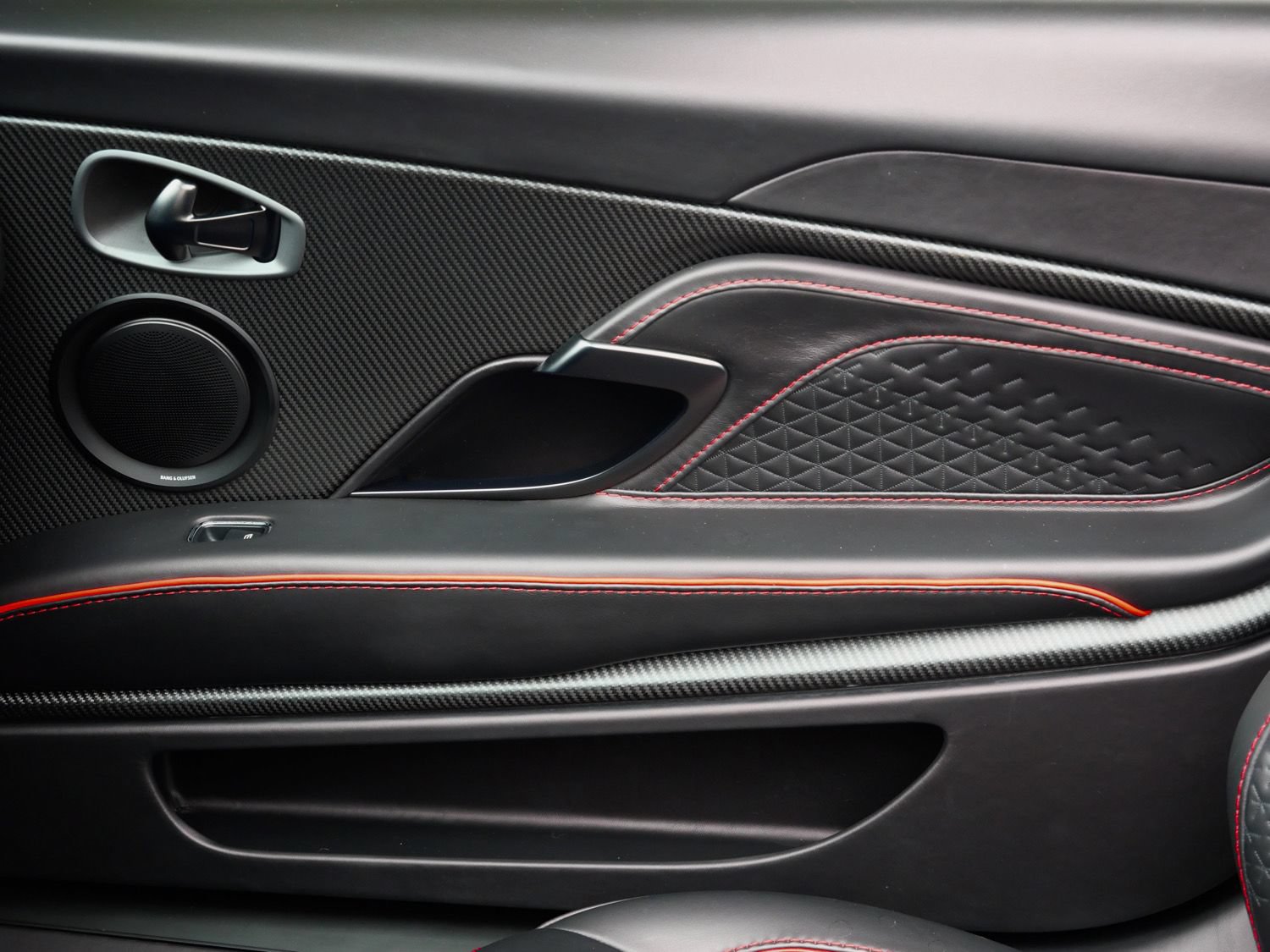 Used 2023 Aston Martin DBS Superleggera Volante RWD image 22