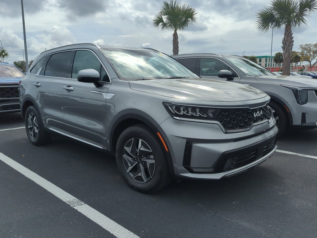 Certified 2023 Kia Sorento EX image 3