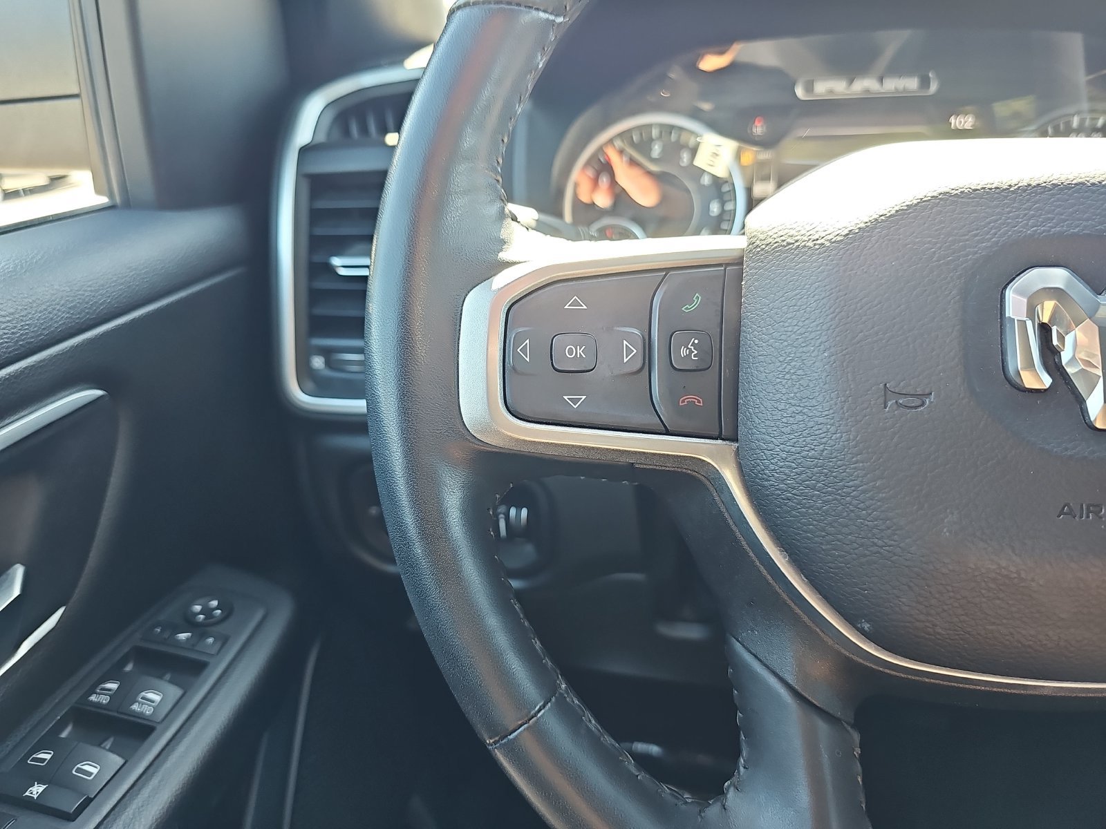 Used 2022 RAM 1500 Big Horn AWD/4WD image 17