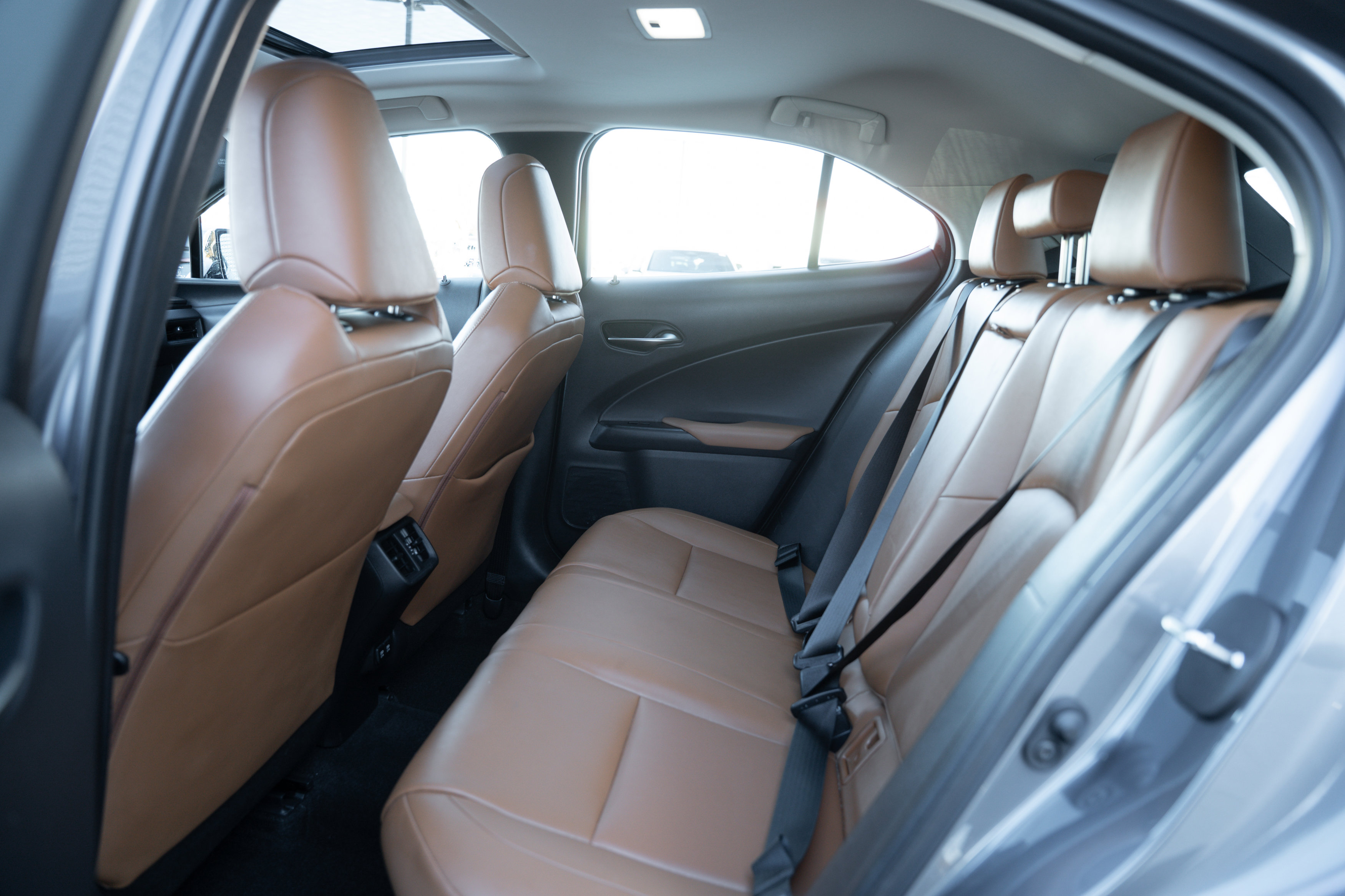 Used 2020 Lexus UX 250h w/ Premium Package image 22