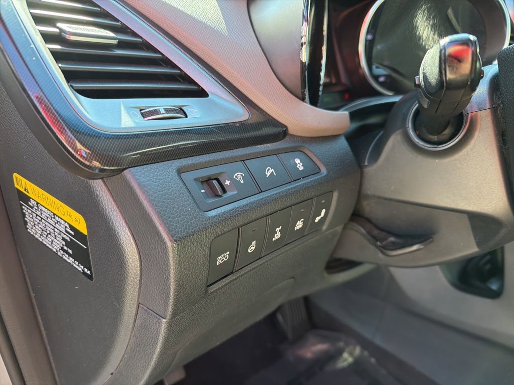Used 2016 Hyundai Santa Fe SE w/ Option Group 03 image 16