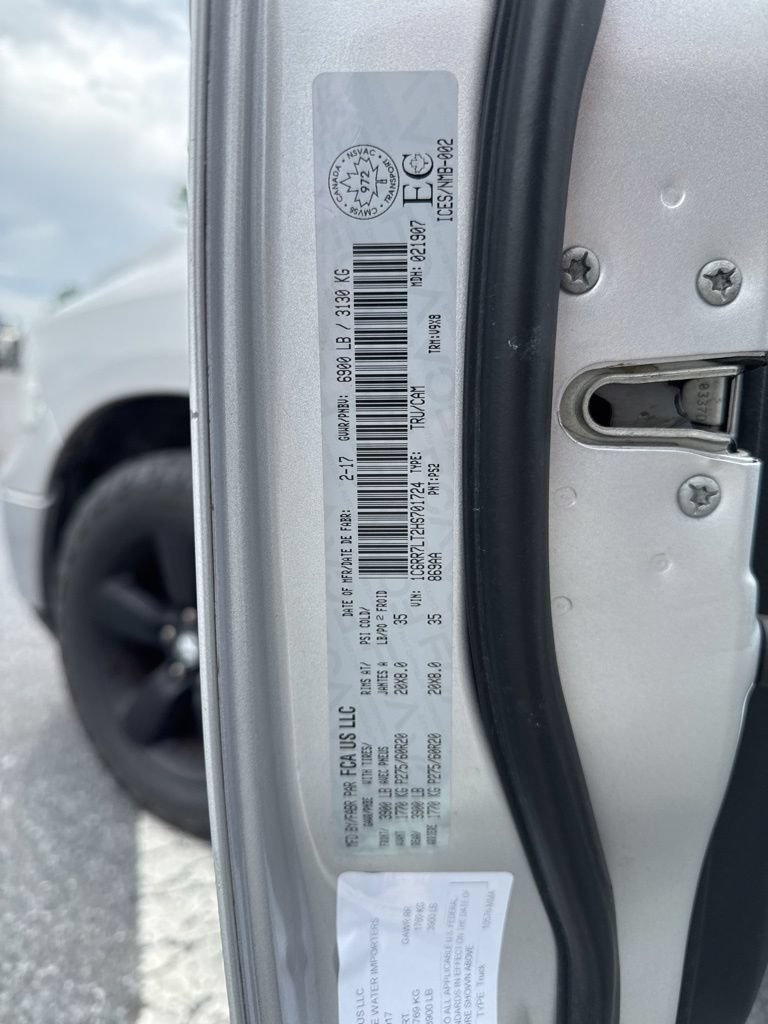 Used 2017 RAM 1500 Classic SLT AWD/4WD image 16