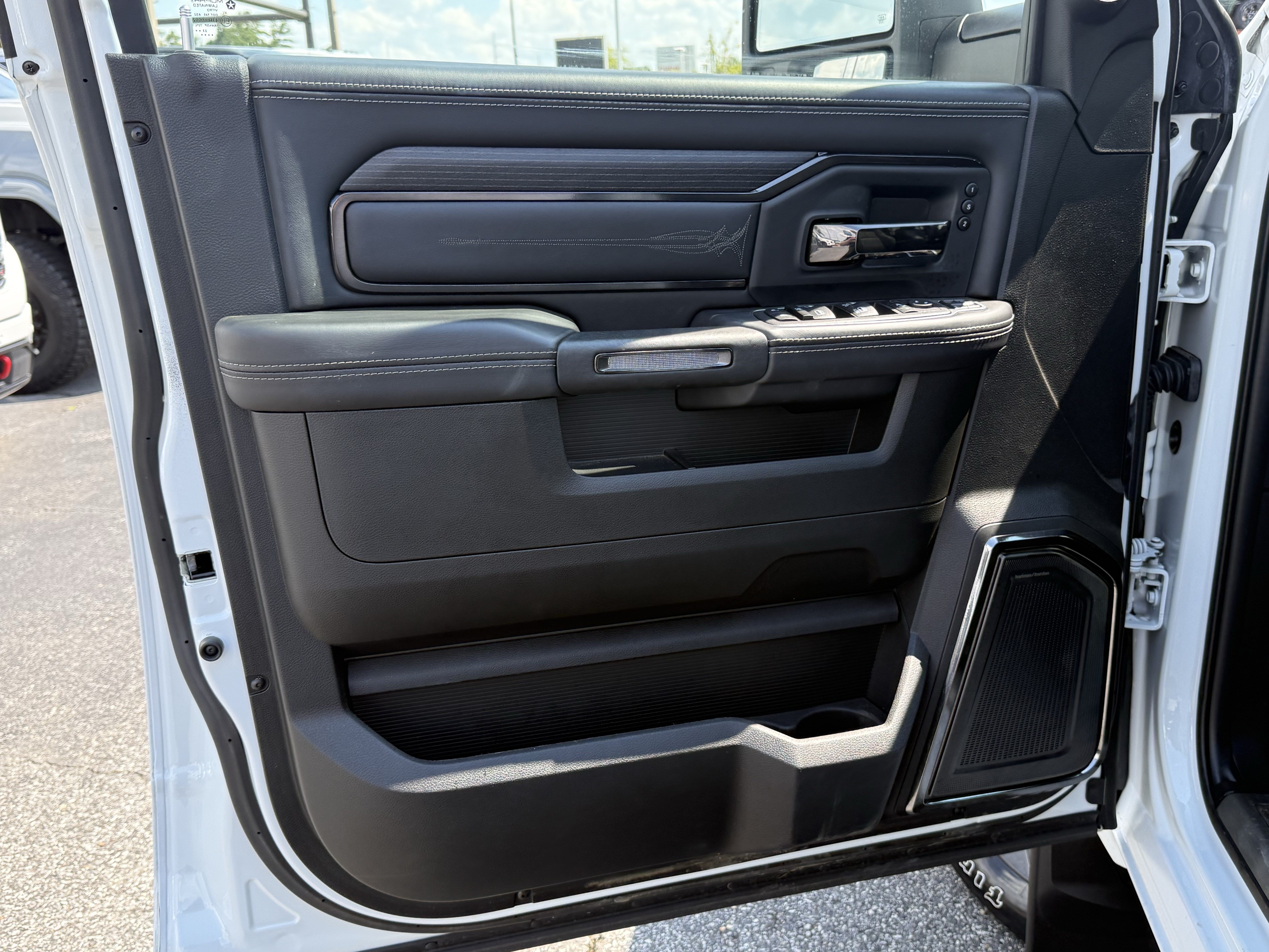 Used 2024 RAM 2500 Limited AWD/4WD image 14
