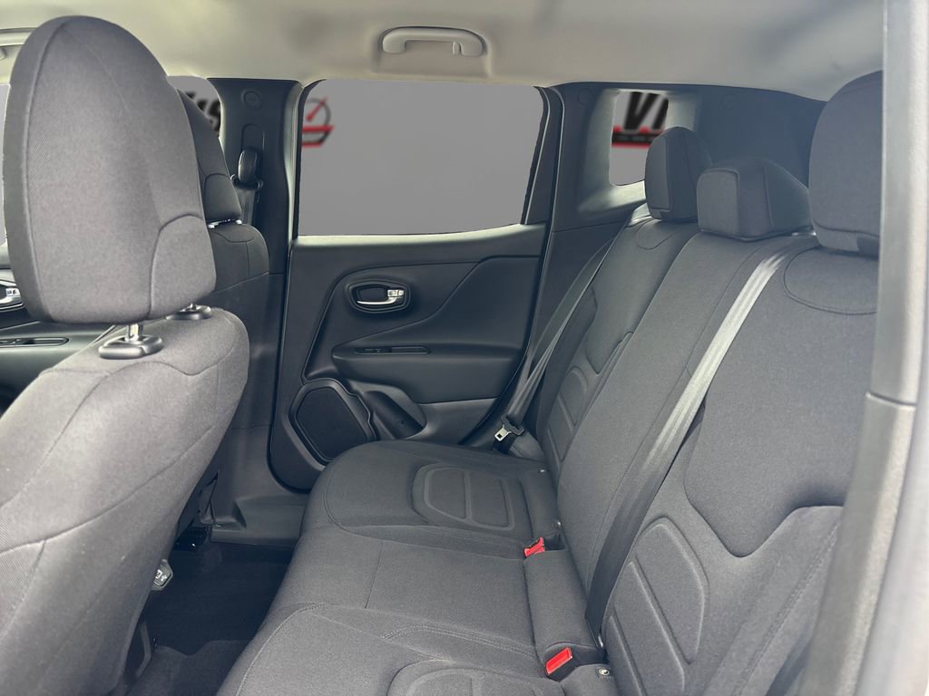 Used 2022 Jeep Renegade Latitude image 10