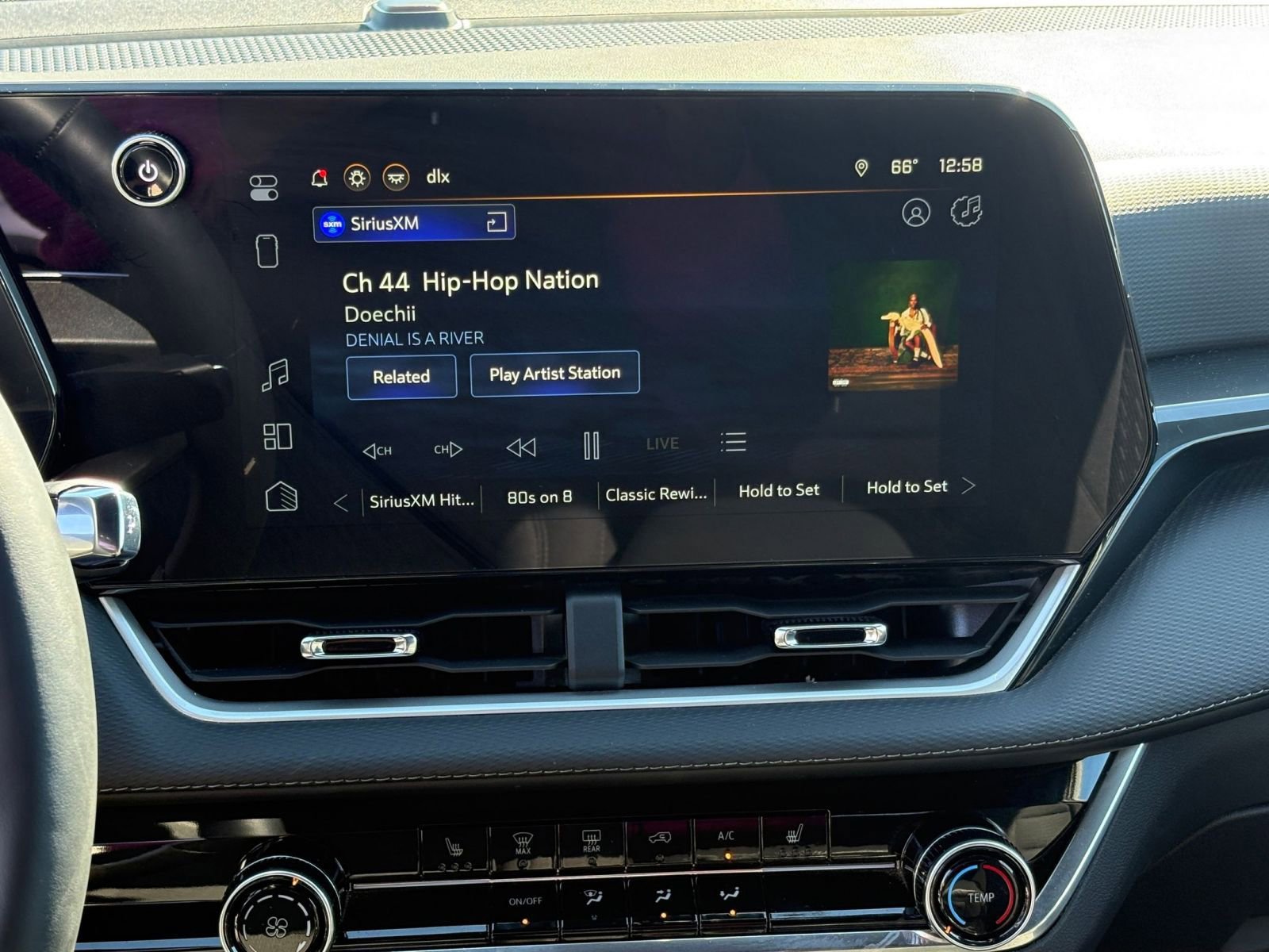 Used 2025 Chevrolet Equinox LT image 21