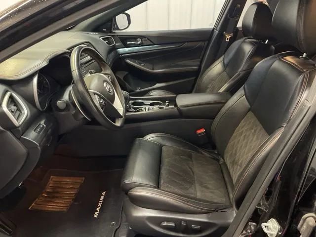 Used 2023 Nissan Maxima SR image 9