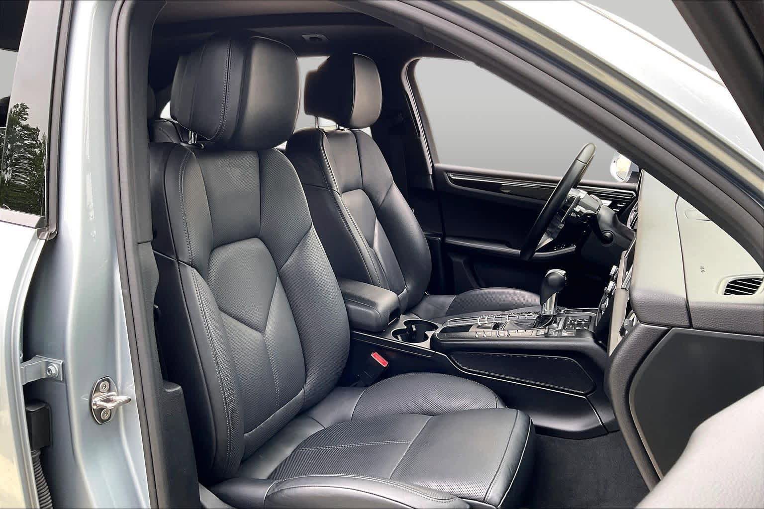 Used 2019 Porsche Macan AWD/4WD image 8