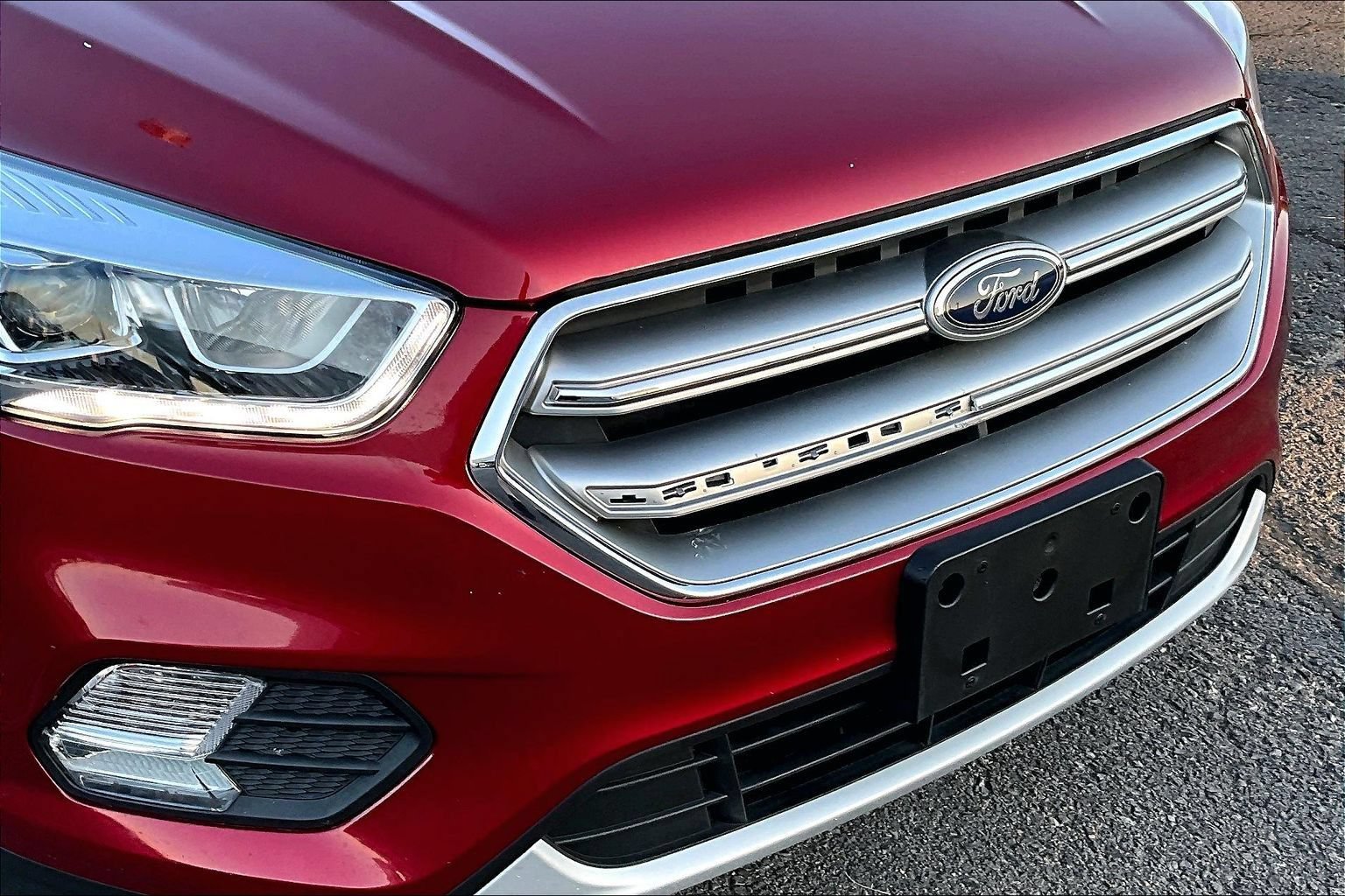 Used 2017 Ford Escape Titanium FWD image 28