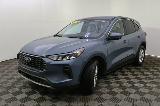 Used 2023 Ford Escape Active w/ Tech Pack #2 AWD/4WD image 5