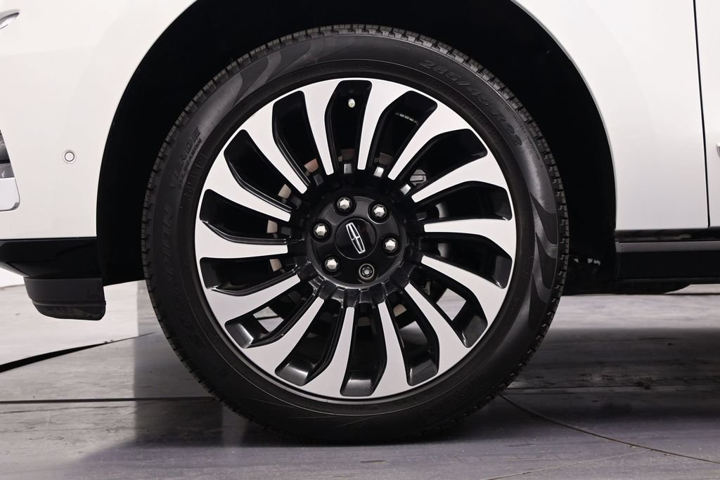 Used 2023 Lincoln Navigator L Black Label AWD/4WD image 43
