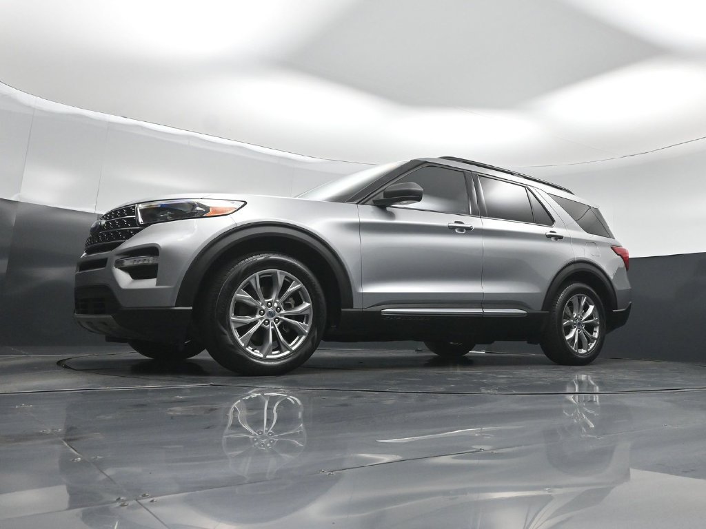 Used 2021 Ford Explorer XLT w/ Equipment Group 202A RWD image 39