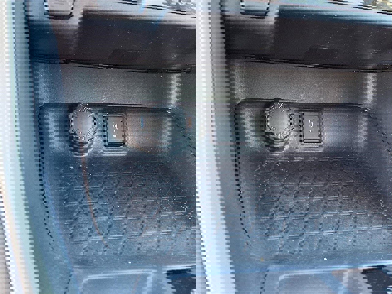 Used 2020 Toyota RAV4 LE image 19