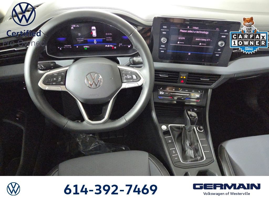 Certified 2025 Volkswagen Jetta SE w/ Sunroof Package image 19