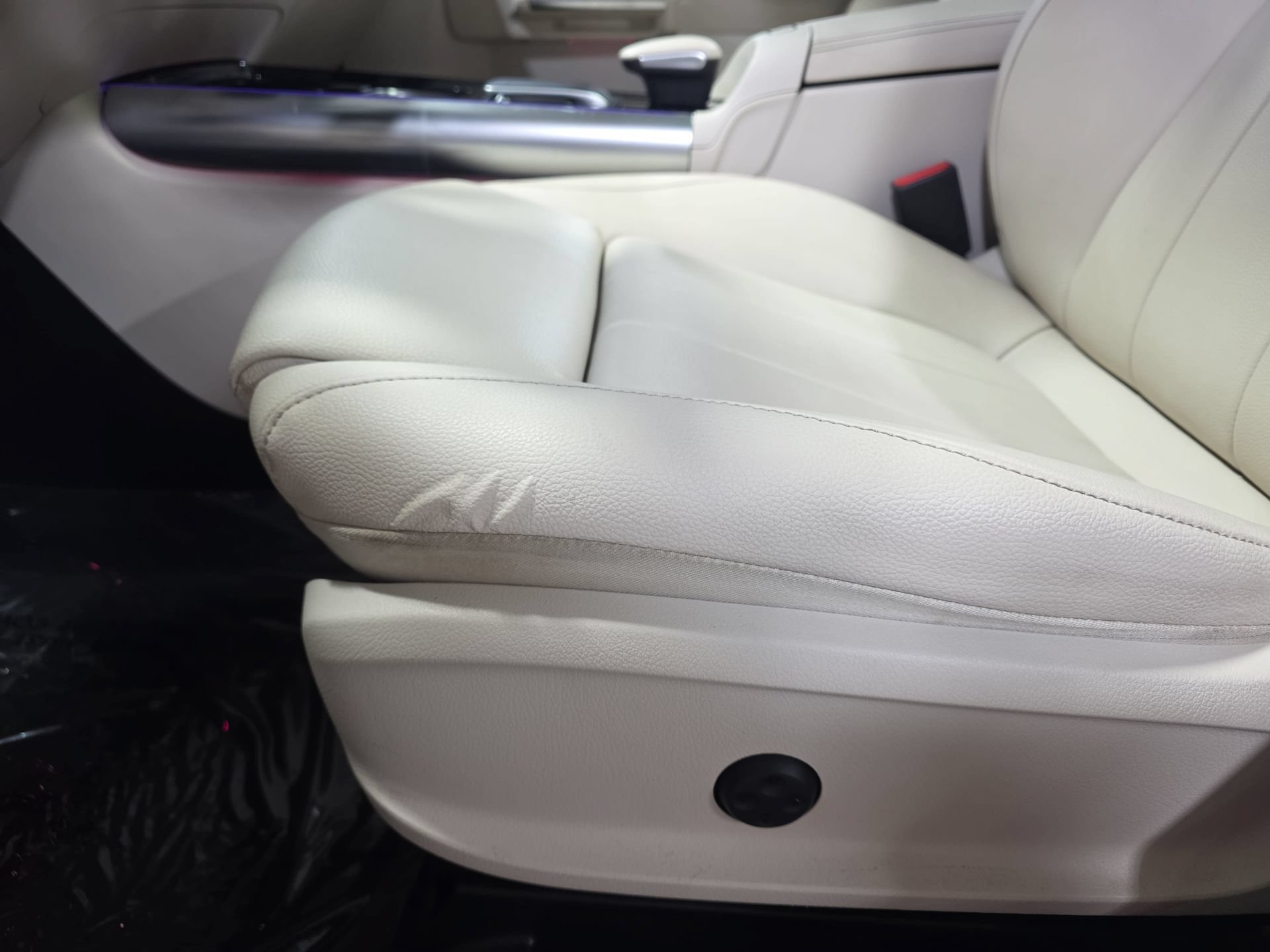 Used 2021 Mercedes-Benz GLA 250 w/ Premium Package image 28
