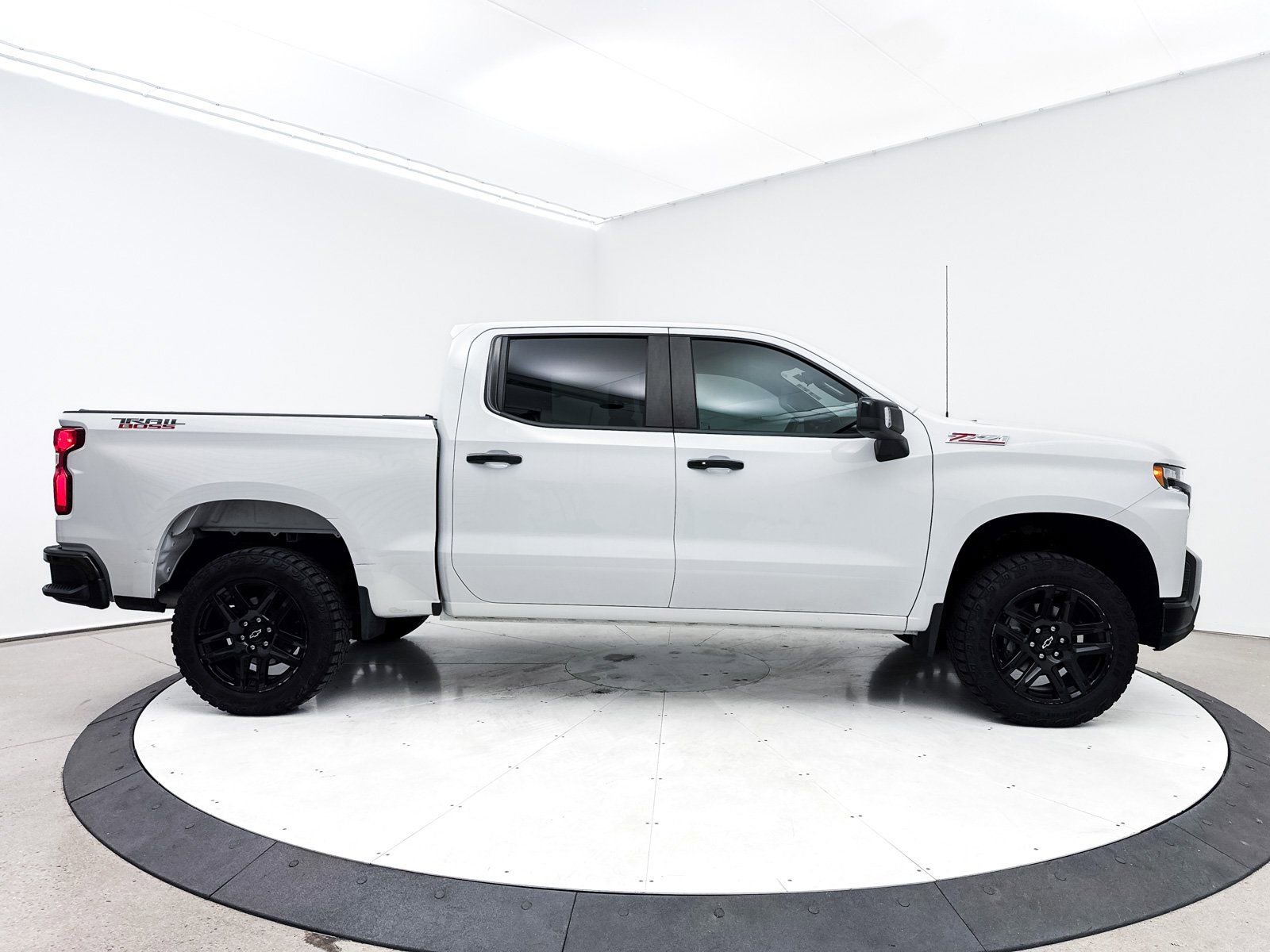 Used 2021 Chevrolet Silverado 1500 LT Trail Boss w/ Convenience Package II image 38