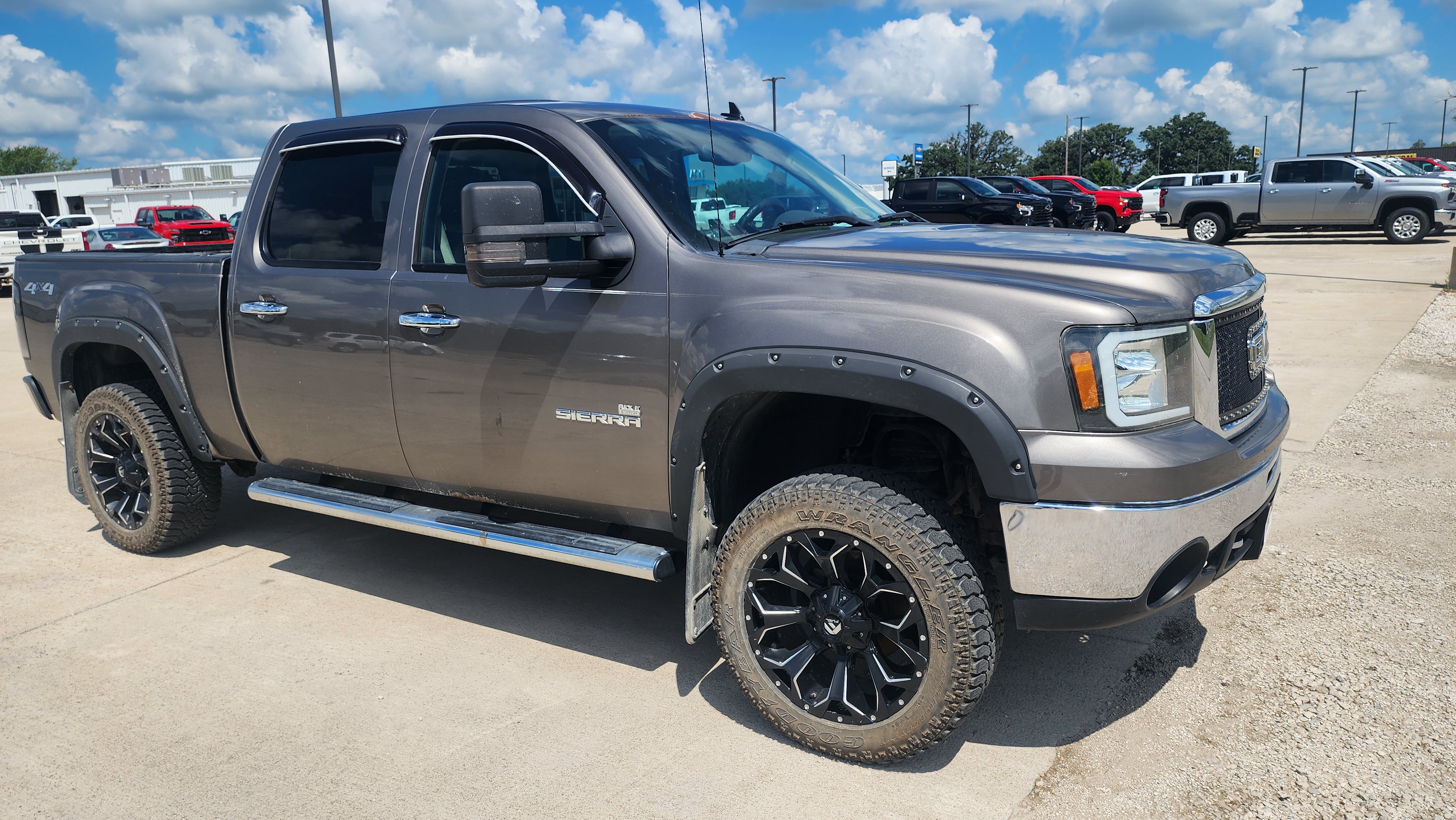 Used 2013 GMC Sierra 1500 SLT w/ Chrome Essentials Package AWD/4WD image 3
