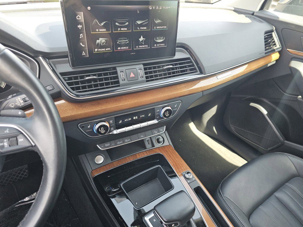Used 2022 Audi Q5 2.0T Premium Plus w/ Premium Plus Package AWD/4WD image 31