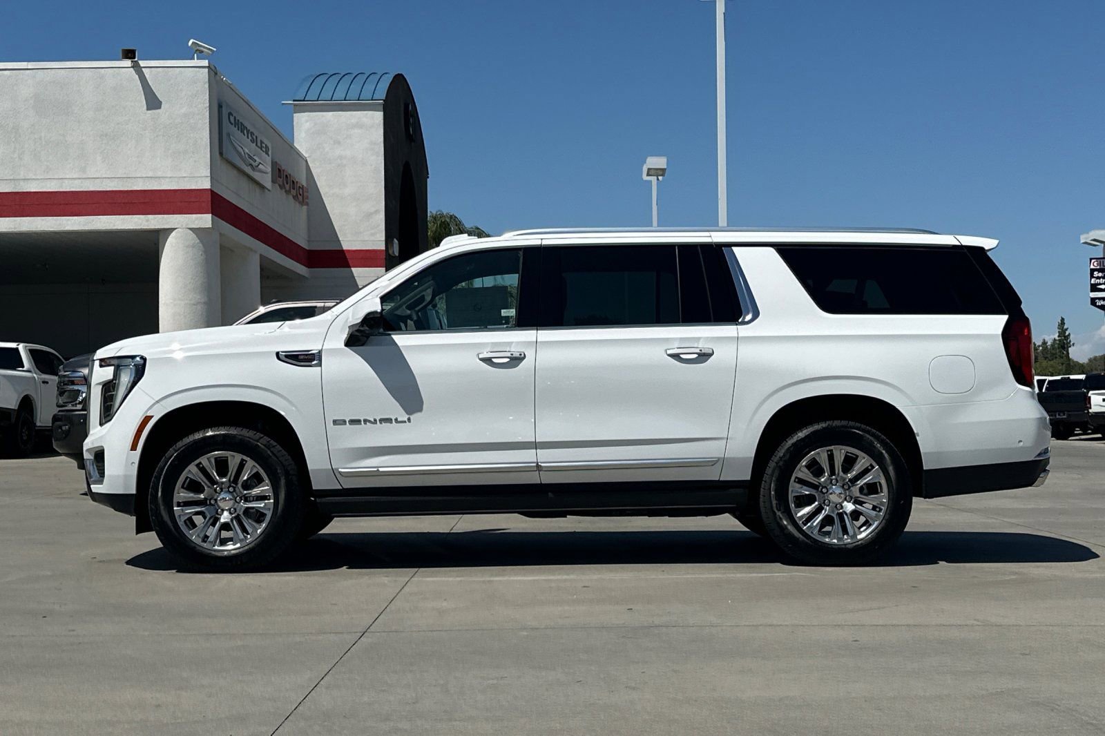 New 2026 GMC Yukon XL Denali w/ Sun & Power Step Package AWD/4WD image 3