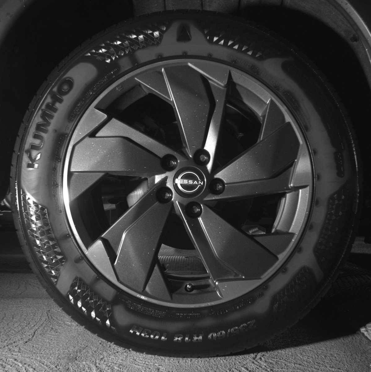 Used 2025 Nissan Rogue SV image 15