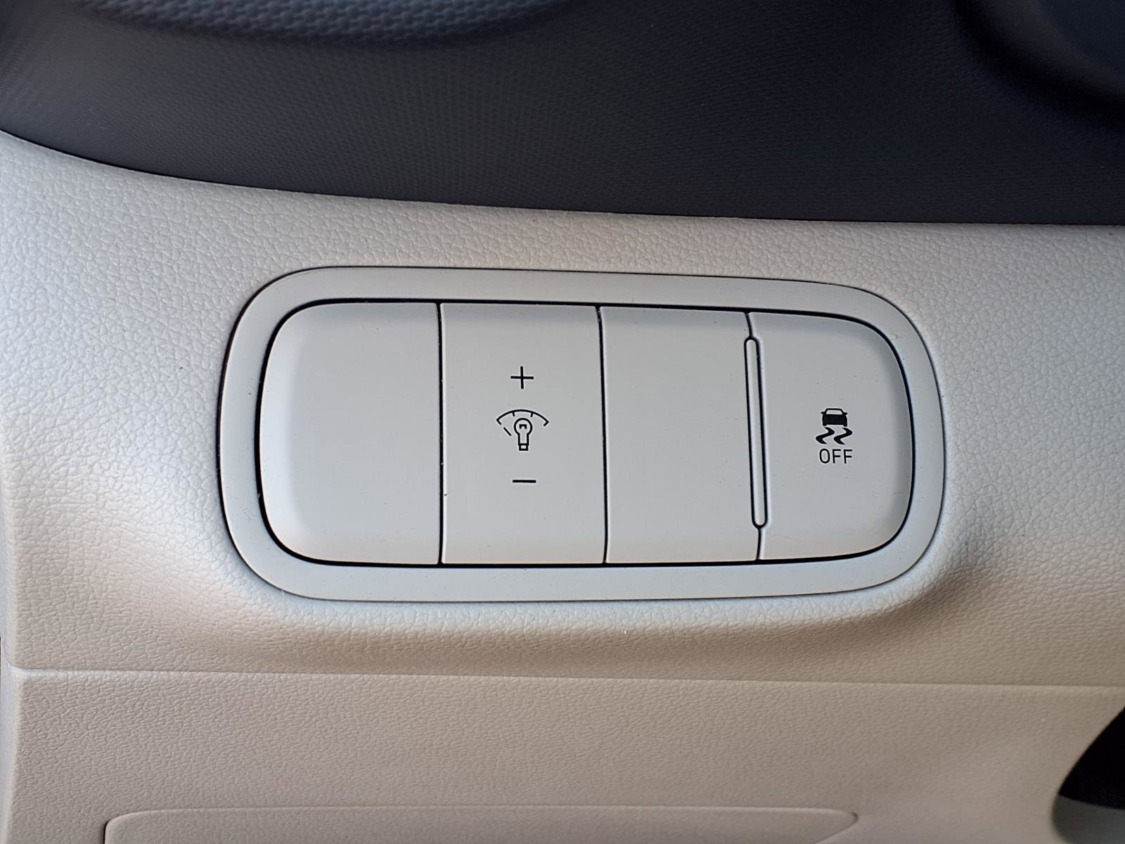 Certified 2023 Hyundai Venue Limited FWD image 10